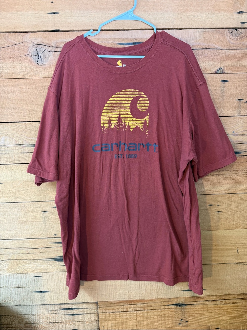 Carhartt Men’s Short Sleeve Graphic Tee in Maroon with Gold Print